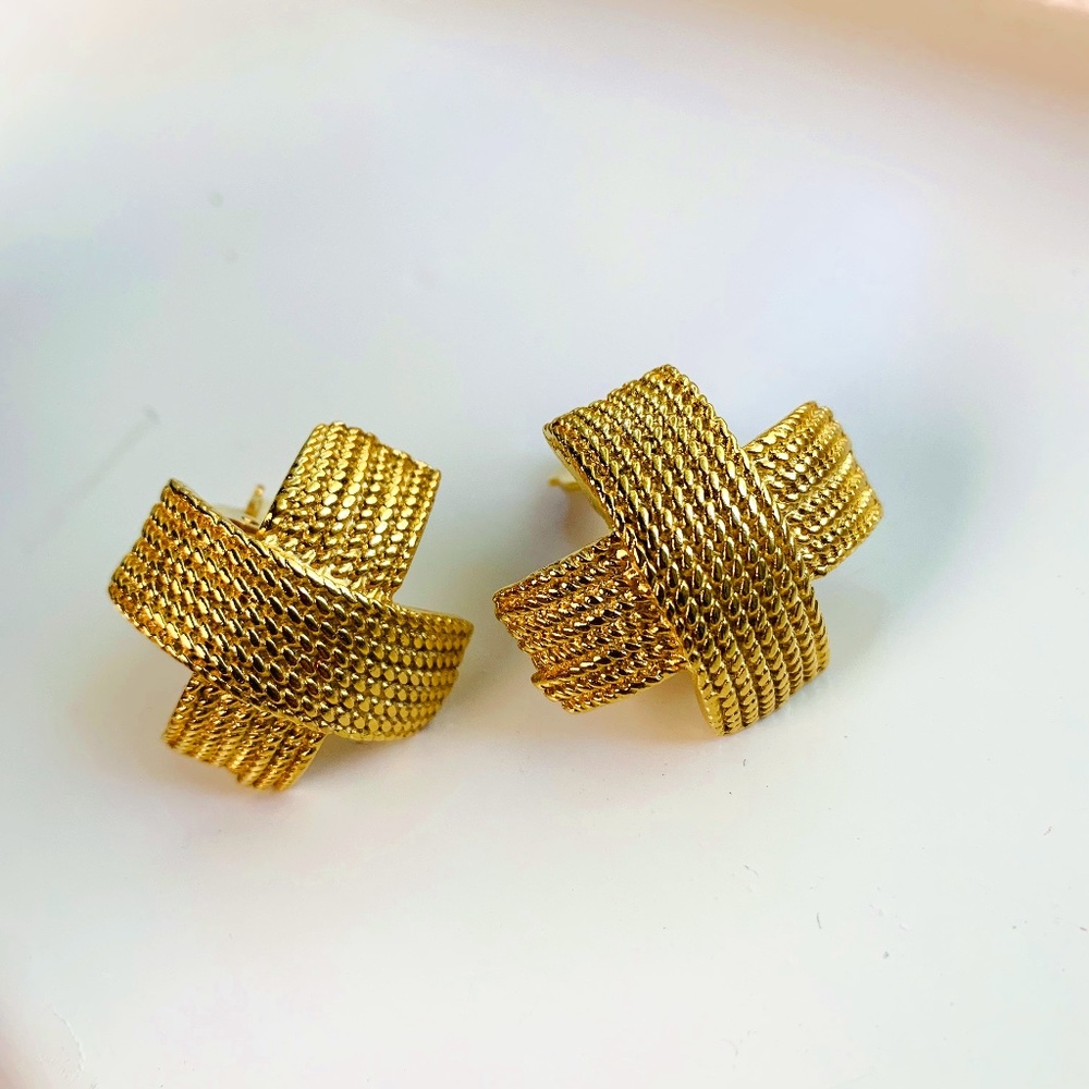 COPY - Erwin Pearl Vintage cross weaved gold colored clip on earrings